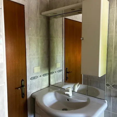 Center Apartment *